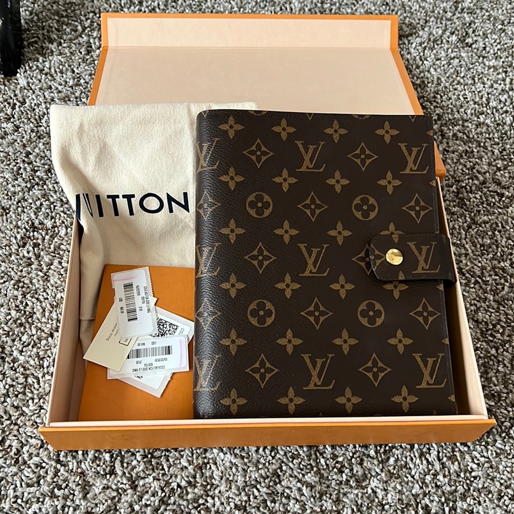 Brand new Louis Vuitton large agenda